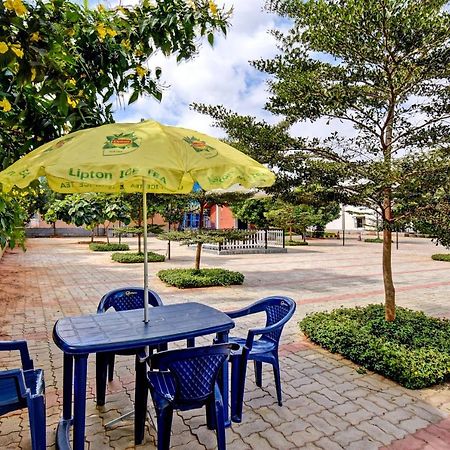 Rashi Comforts By Coastal Dine Hotel Dobbaspet Bagian luar foto