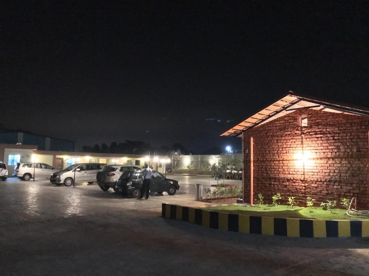 Rashi Comforts By Coastal Dine Hotel Dobbaspet Bagian luar foto